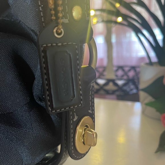 MAKE ME AN OFFER ::: COACH bag - 9” high with dust bag included - Picture 9 of 13